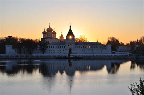 Путешествие по России. Чем знаменита Кострома? | Мир вокруг нас ...