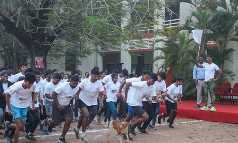 Drugs don’t deserve a comma; college students join awareness run in ...