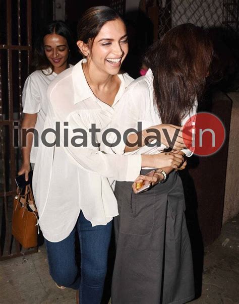 SEE PICS: Deepika Padukone ditches rumoured boyfriend Ranveer Singh ...