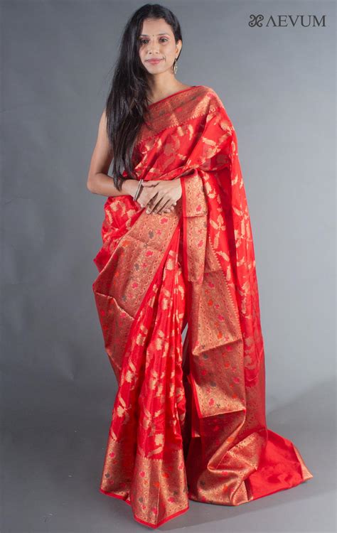 Soft Silk Banarasi Saree - 8368 – AEVUM
