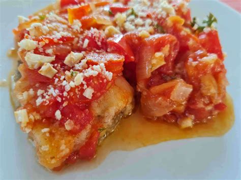 Disfruta de este bacalao a la Vizcaína en el horno