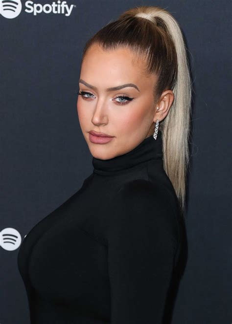 Stassie Karanikolaou Net Worth - QZMRZA