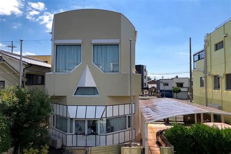 Alien-Looking Buildings 的图像结果