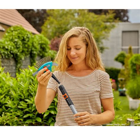 Alat za skidanje mahovine sa staza 3u1 CS Gardena GA 03608-20 | Volim ...