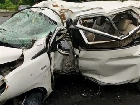 one died and 3 injured in car accident due to potholes on Balitha ...