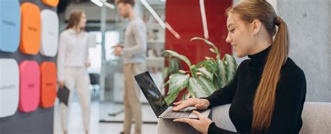 Work Laptop 的图像结果