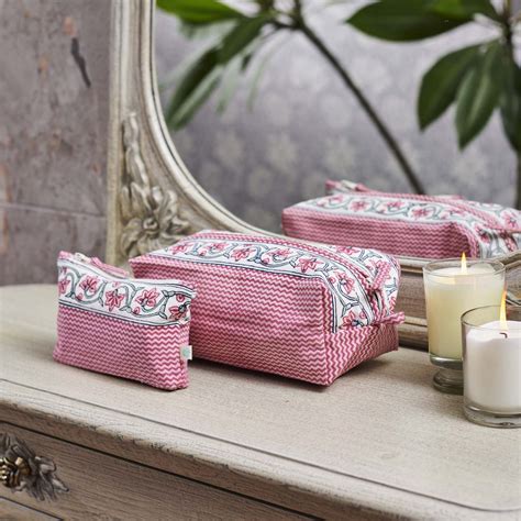 Ruhi raspberry pink travel pouch – Inka
