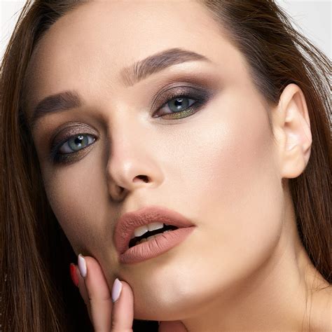 Buy LA Colors Day to Night 12 Color Eyeshadow - Daylight online – HOK ...