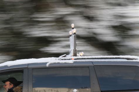 Menorah-topped cars parade through Cleveland eastern suburbs ...