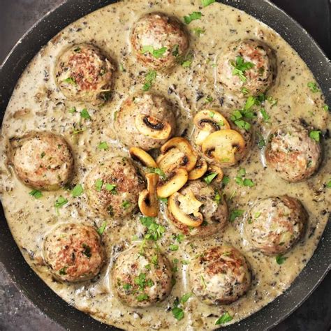 Healthy Meatballs in Mushroom Sauce - Everyday Healthy Recipes