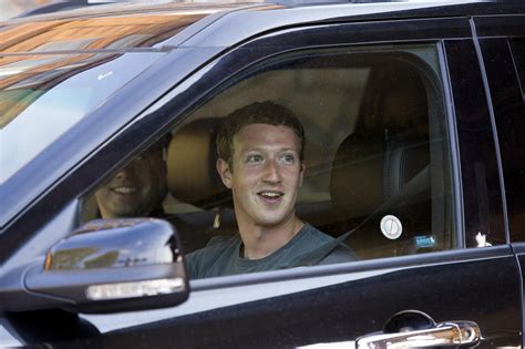 还说Facebook创始人扎克伯格开飞度？这回被打脸了-新浪汽车