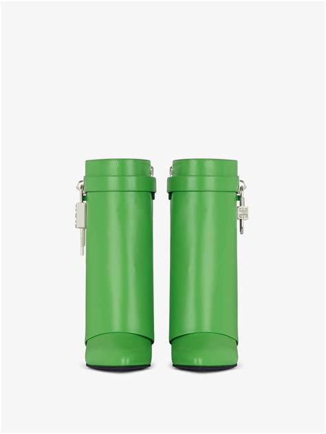 Shark Lock ankle boots in leather in - absynthe green | Givenchy US