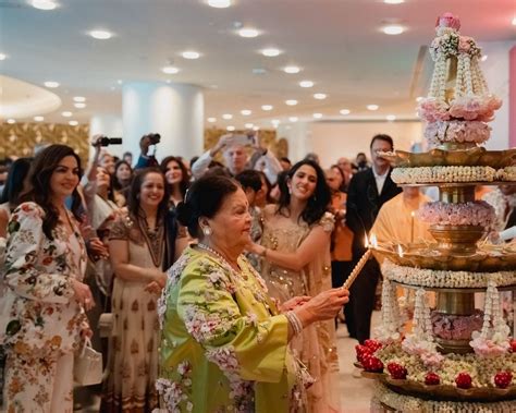 Kokilaben Dhirubhai Ambani inaugurates NMACC's Art House Exhibit ...