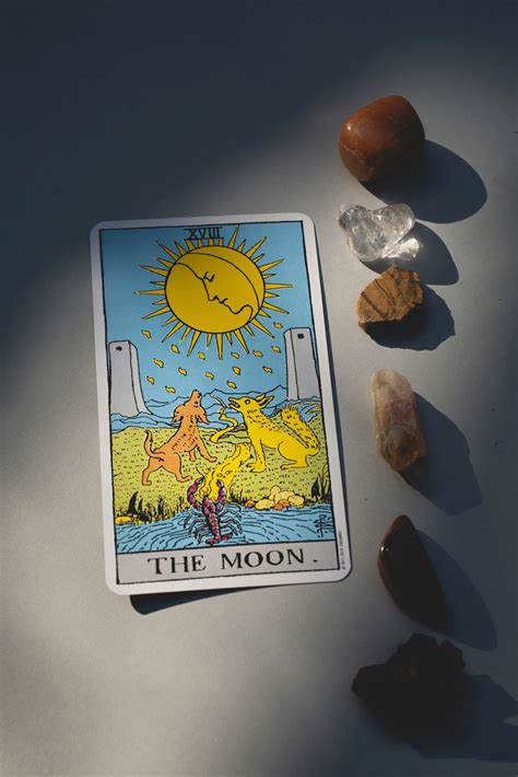 The Moon Tarot Card Meaning | POPSUGAR Smart Living
