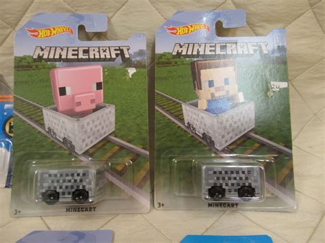 6 Hot Wheels Minecraft Minecarts