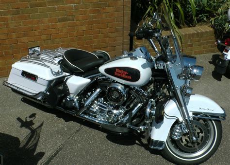 Police Unity Tour 的图像结果