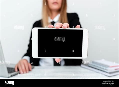 LINQ Tutorial Teacher 的图像结果