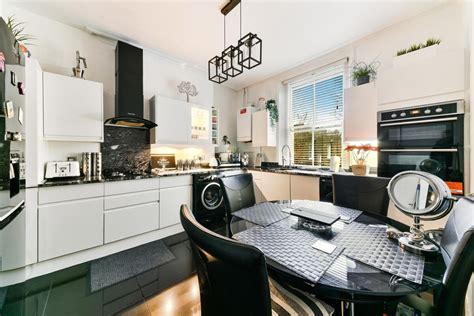 flat for sale in Elizabeth Avenue, East Canonbury, London, N1 ...
