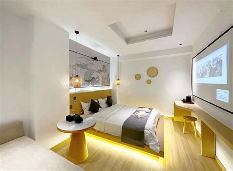 Mushi moon shadow Hotel (Nanjing Xinjiekou Zhangfuyuan subway station ...