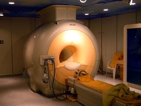 File:Modern 3T MRI.JPG - Wikimedia Commons