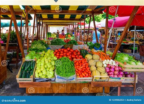 Local Food Market 的图像结果