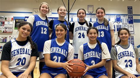 Ohio high school's girls basketball team has four sets of twins | wtol.com