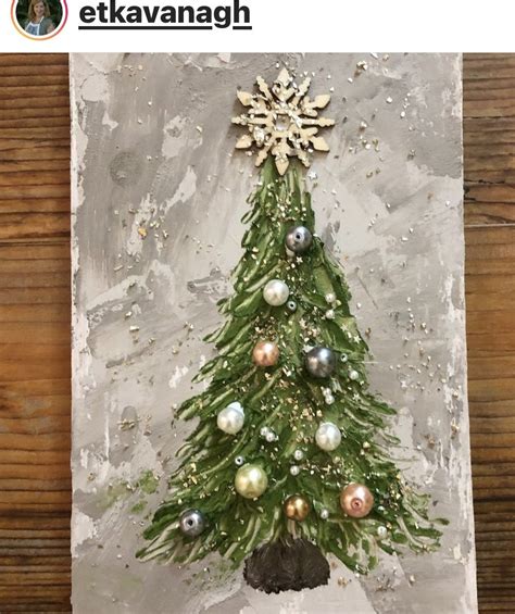 DIY Christmas Canvas with a Green Christmas Tree