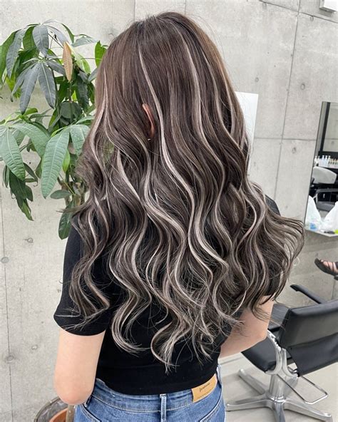 20 Stylish Hair Highlights to Inspire You | Dark hair with highlights, Brown hair platinum ...