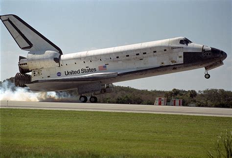 Space Shuttle Explorer NASA 的图像结果