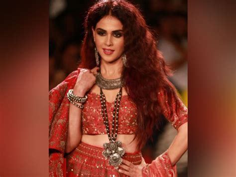 Lakme Fashion Week: Genelia D'Souza makes comeback after 5 years