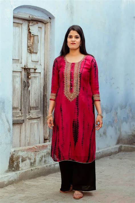 Shop Tie-Dye zari embroidered kurta set | The Indian Couture