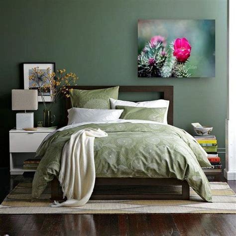 bedroom decor for green walls