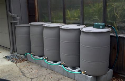 A Guide To Connecting Rain Barrels - Climatebiz