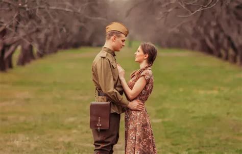 Download wallpaper girl, retro, meeting, soldiers, guy, pussy, tunic ...