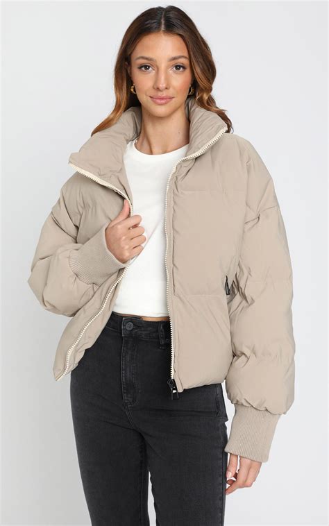 Windsor Jacket - Puffer Jacket in Beige | Jacket outfit women, Puffer ...