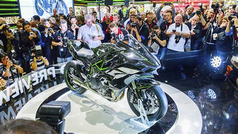 Kawasaki Ninja H2R 2017 - Price in India, Mileage, Reviews, Colours ...