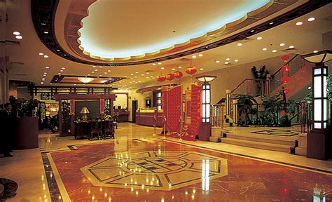 上海和平饭店 Fairmont Peace Hotel，地理位置优越|外滩|酒店|奢华_新浪新闻