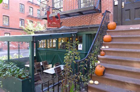 The Unsung Hero of This West Village Restaurant Is the Chicken Pot Pie ...