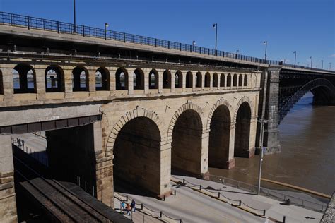 Eads Bridge Today