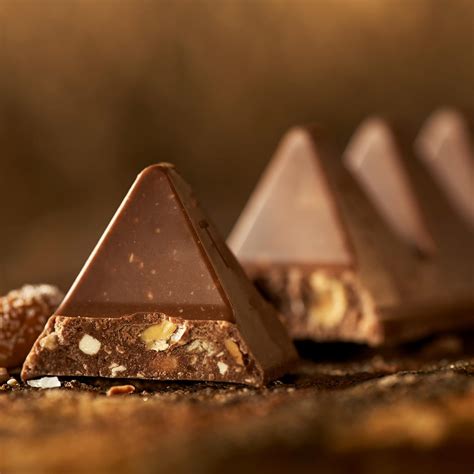 Buy Toblerone Swiss Milk Chocolate with Honey Almond Nougat, Holiday ...