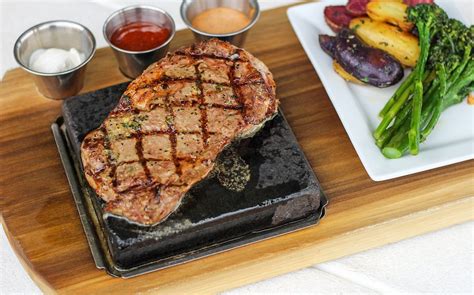 LAKE BLUFF GRILLE, Muskegon - Menu, Prices & Restaurant Reviews ...