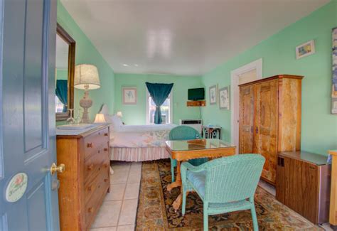 Hummingbird Cottage Santa Barbara | Private Cottages Santa Barbara