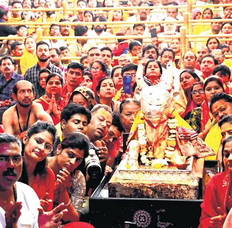 Ujjain: Devotees admire Sehara look of Mahakal, fume on mismanagement ...