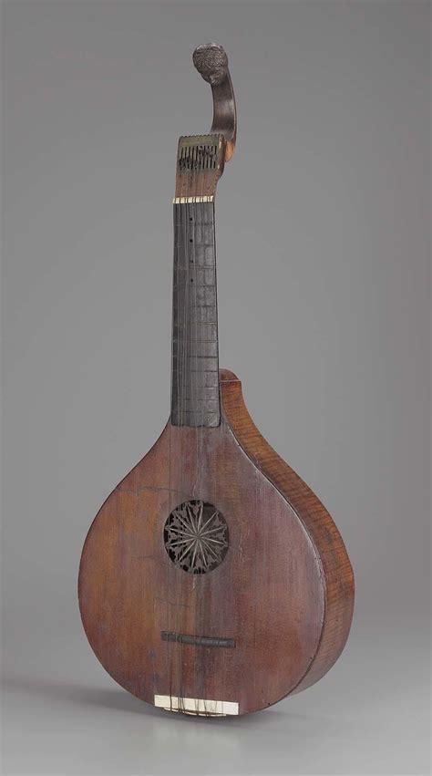 Let’s Learn How to Play the Cittern.