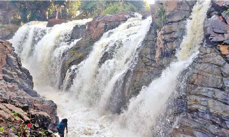 Inflow to Mettur dam surges to 15,000 cusecs