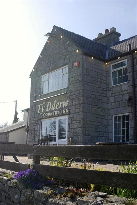 TY DDERW (Moelfre) - Hotel Reviews, Photos, Rate Comparison - Tripadvisor