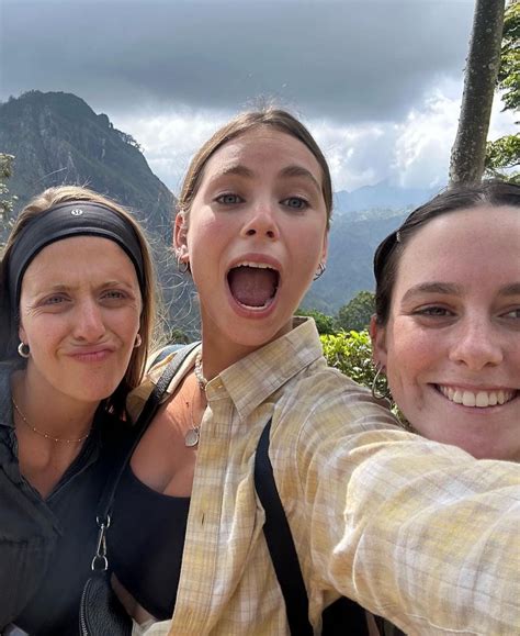 NL BULLS?! I’m loser beta wannabe cuck going gay… pm on snap to own all my hot friends and ...