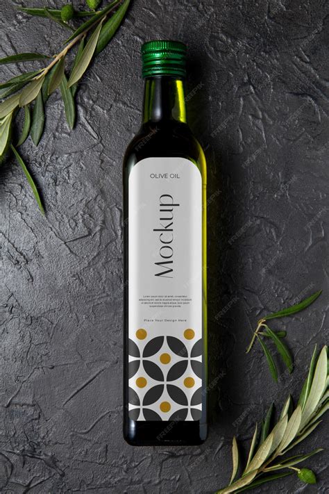 Premium PSD | Glass olive oil bottle mock-up