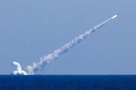 对付美国海军的唯一手段？俄舰测试高超音速导弹，已是最后的希望