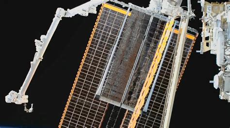 ISS Solar Array 的图像结果